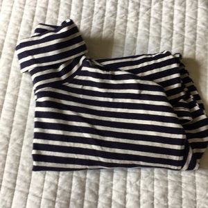 Cute boxy striped turtle neck.